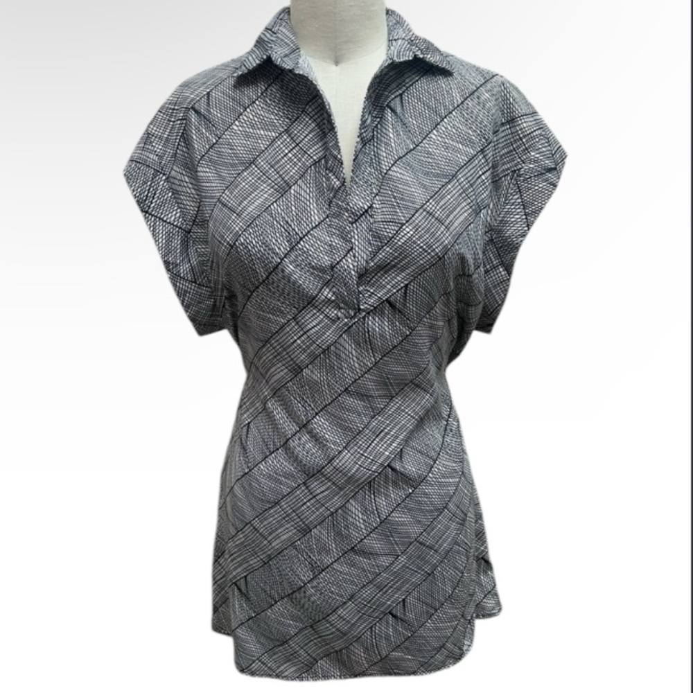 Leith Black and White Blouse Size XS